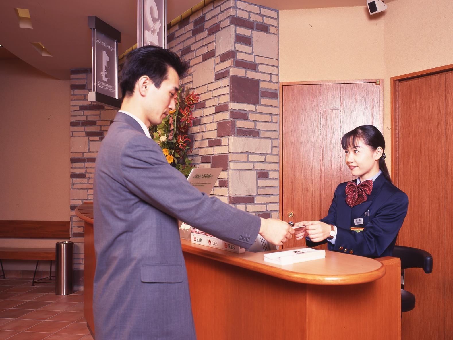 盛冈站前r&b酒店 酒店 3*